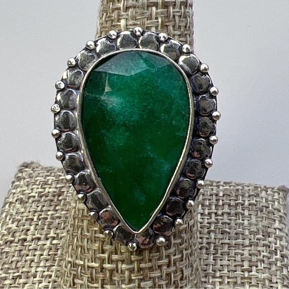 Faceted Enhanced Emerald Teardrop Silver Overlay Ring Size 7.25 - Picture 4 of 11